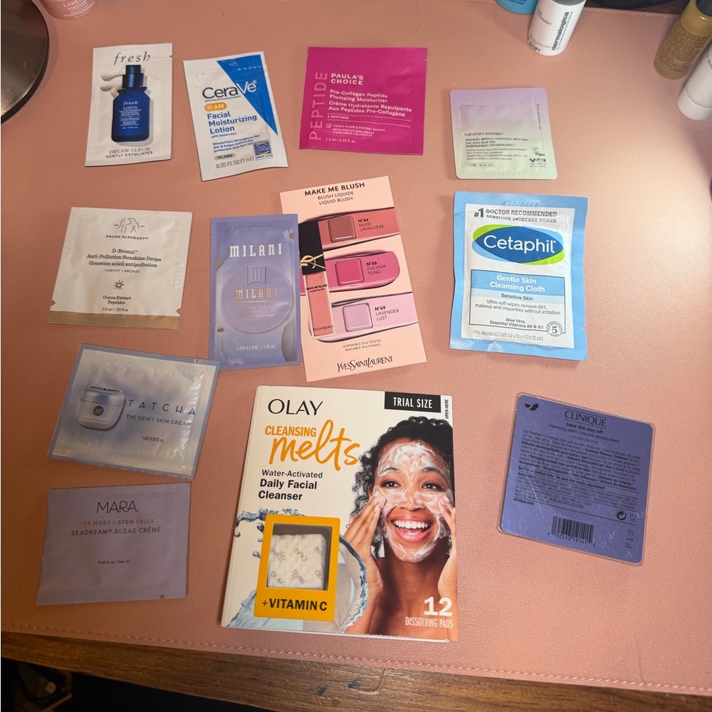 Deluxe/High End Brands: 114 Item Beauty/Skin/Hair Sample Assortment - Picture 11 of 13
